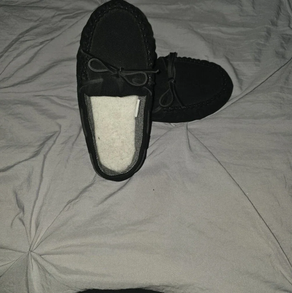 Black Faux Suede Moccasin Slippers Girls Size 13 NWOT